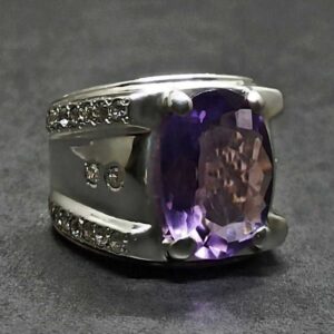 Oval Cut 18 Carat Amethyst Men’s Ring
