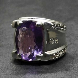 Oval Cut 18 Carat Amethyst Men’s Ring