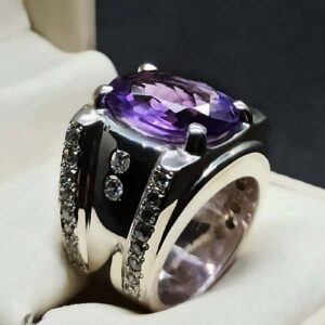 Oval Cut 18 Carat Amethyst Men’s Ring