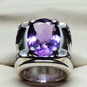 Oval Cut 18 Carat Amethyst Men’s Ring