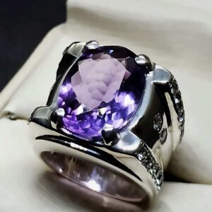 Oval Cut 18 Carat Amethyst Men’s Ring