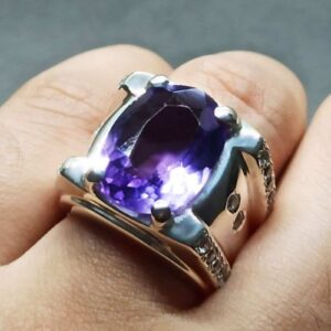 Oval Cut 18 Carat Amethyst Men’s Ring