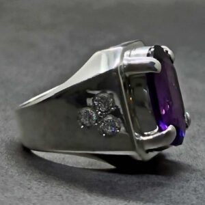 Oval Cut 18 Carat Amethyst Men’s Ring