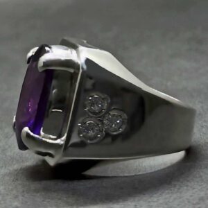 Oval Cut 18 Carat Amethyst Men’s Ring