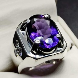 Oval Cut 18 Carat Amethyst Men’s Ring