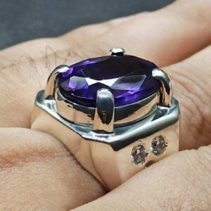 Oval Cut 18 Carat Amethyst Men’s Ring