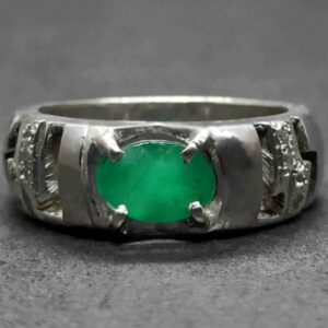 1 Carat Oval Cut Zambian Emerald Women’s Ring