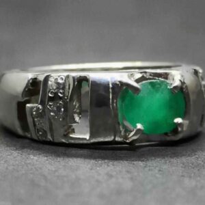 1 Carat Oval Cut Zambian Emerald Women’s Ring