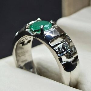 1 Carat Oval Cut Zambian Emerald Women’s Ring