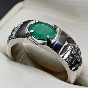 1 Carat Oval Cut Zambian Emerald Women’s Ring