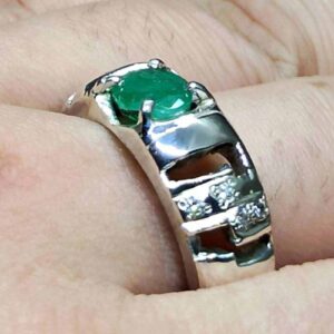 1 Carat Oval Cut Zambian Emerald Women’s Ring