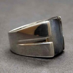 16 Carat Blue Labradorite Men’s Ring