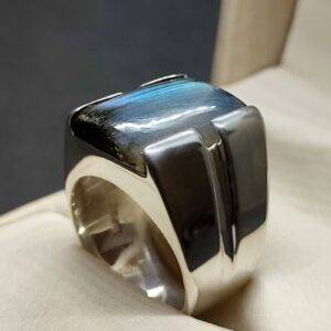 16 Carat Blue Labradorite Men’s Ring