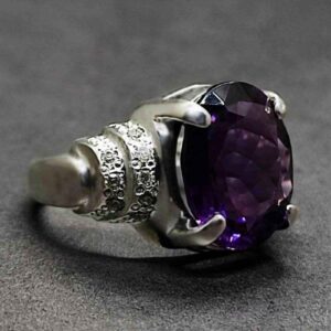 Round Cut 10 Carat Amethyst Women’s Ring