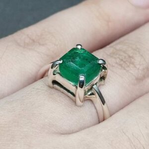 2 Carat Zambian Emerald Women’s Engagement Ring