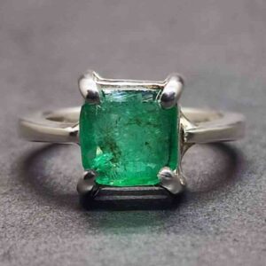 2 Carat Zambian Emerald Women’s Engagement Ring