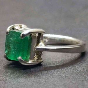 2 Carat Zambian Emerald Women’s Engagement Ring