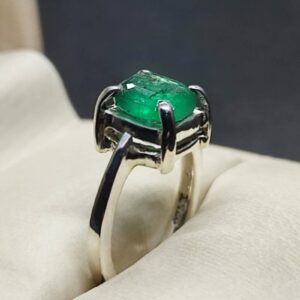 2 Carat Zambian Emerald Women’s Engagement Ring