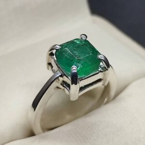 2 Carat Zambian Emerald Women’s Engagement Ring