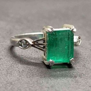 3 Carat Zambian Emerald Women’s Anniversary Ring