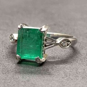 3 Carat Zambian Emerald Women’s Anniversary Ring