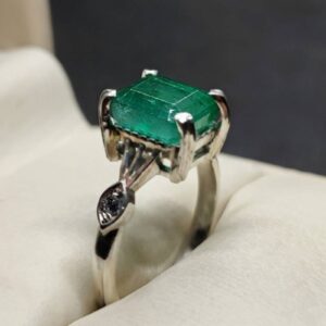 3 Carat Zambian Emerald Women’s Anniversary Ring