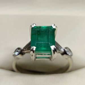 3 Carat Zambian Emerald Women’s Anniversary Ring