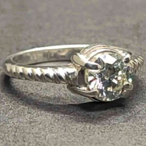 1 Carat Moissanite Women’s Solitaire Ring