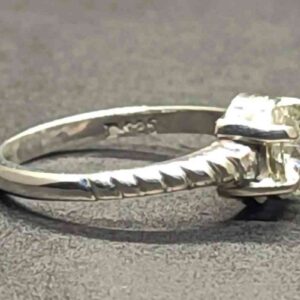 1 Carat Moissanite Women’s Solitaire Ring