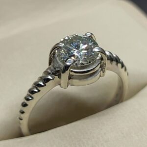 1 Carat Moissanite Women’s Solitaire Ring
