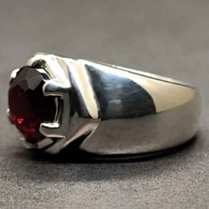 Round Cut Garnet Men’s Star Shape Ring