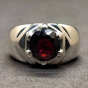 Round Cut Garnet Men’s Star Shape Ring