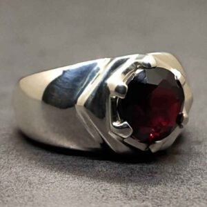 Round Cut Garnet Men’s Star Shape Ring
