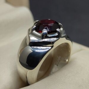 Round Cut Garnet Men’s Star Shape Ring