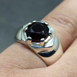 Round Cut Garnet Men’s Star Shape Ring