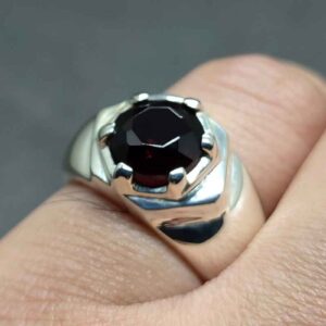 Round Cut Garnet Men’s Star Shape Ring