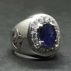 Blue Sapphire Floral Engraved Ring