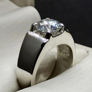 2 Carat Moissanite Men’s Plain Ring