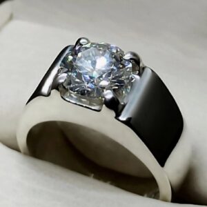 2 Carat Moissanite Men’s Plain Ring