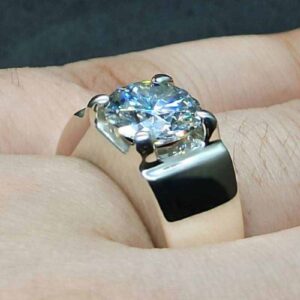 2 Carat Moissanite Men’s Plain Ring