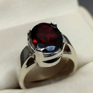 7 Carat Oval Cut Garnet Women’s Solitaire Ring