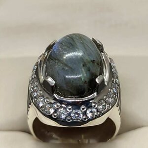 17 Carat Blue Labradorite Women’s Ring