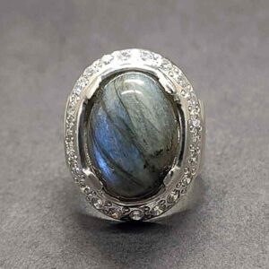 17 Carat Blue Labradorite Women’s Ring