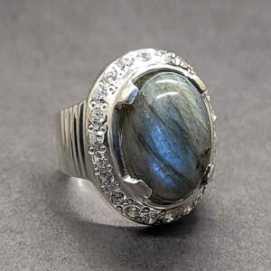 17 Carat Blue Labradorite Women’s Ring