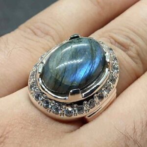 17 Carat Blue Labradorite Women’s Ring