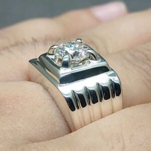 2 Carat Fire Moissanite Men’s Plain Ring